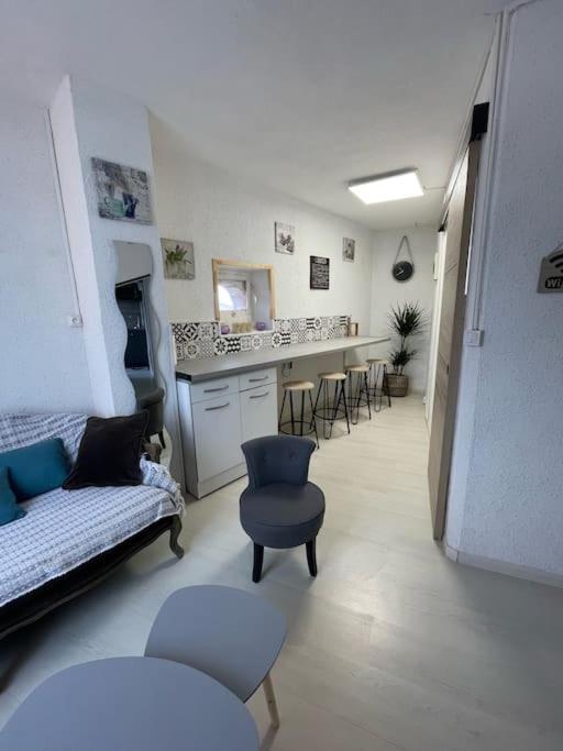 Appartement Chaleureux Au Calme Proche Du Chateau Mauleon Bagian luar foto