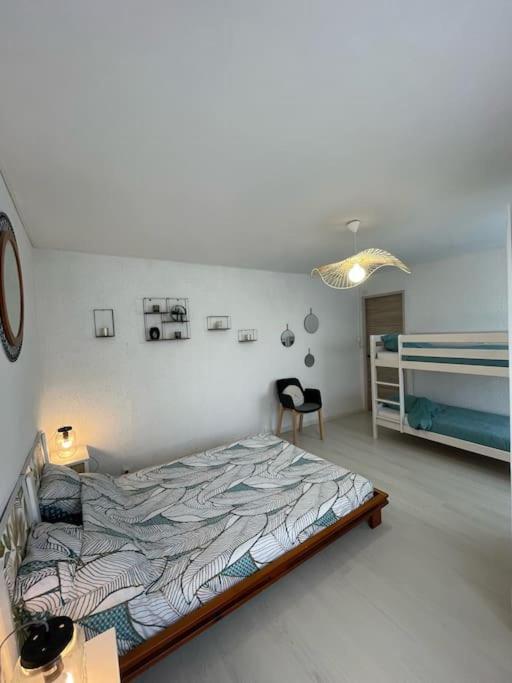 Appartement Chaleureux Au Calme Proche Du Chateau Mauleon Bagian luar foto